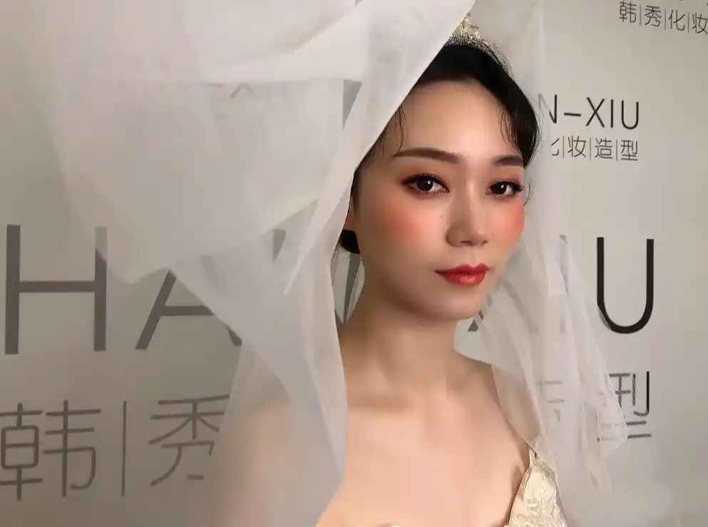 点击查看原图 第四阶段 新娘结婚化妆课程大全美容化妆